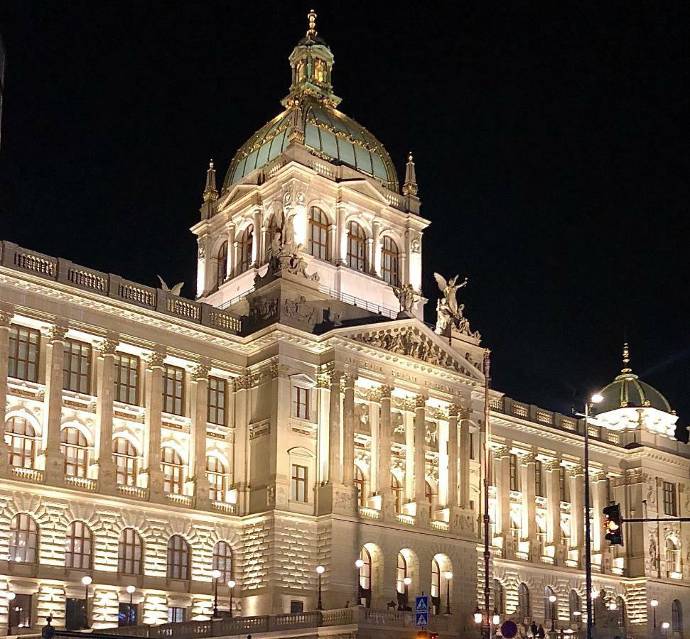 Duplex With Quite Terrace On Wenceslas Sq. Praga Exterior foto